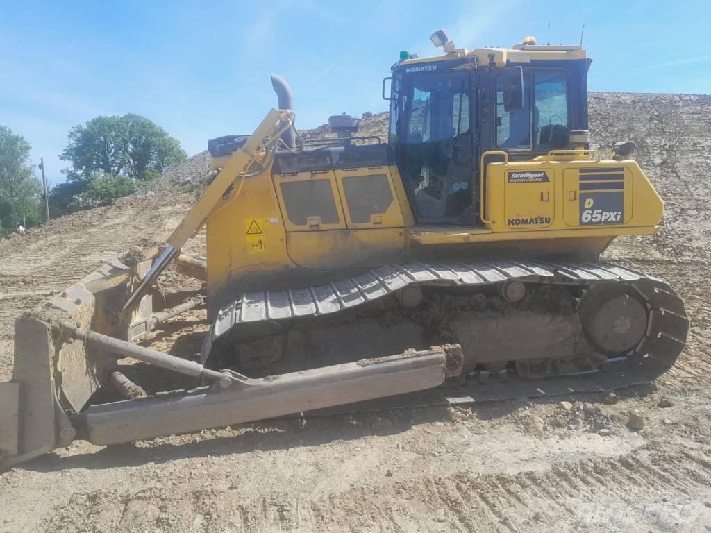 Komatsu D65PXi-18 Bulldozer på larvebånd