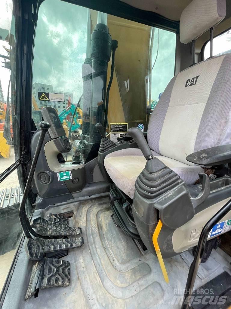 CAT 323 D Gravemaskiner på larvebånd