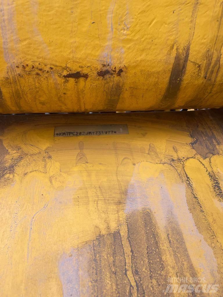 Komatsu PC210-10MO Gravemaskiner på larvebånd