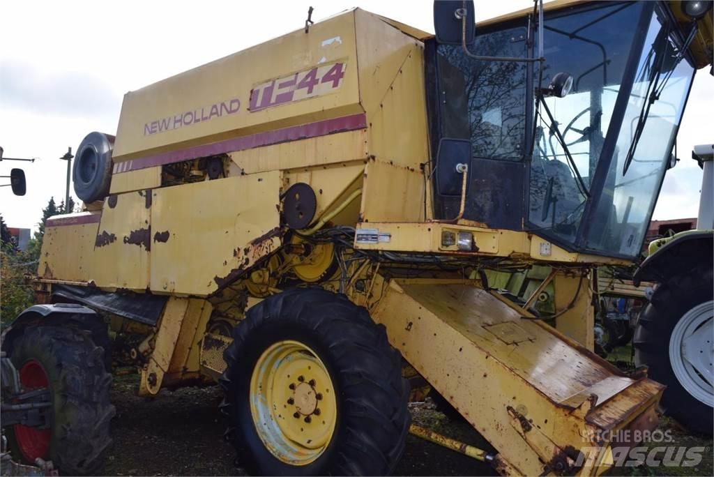 New Holland TF 44 Mejetærskere