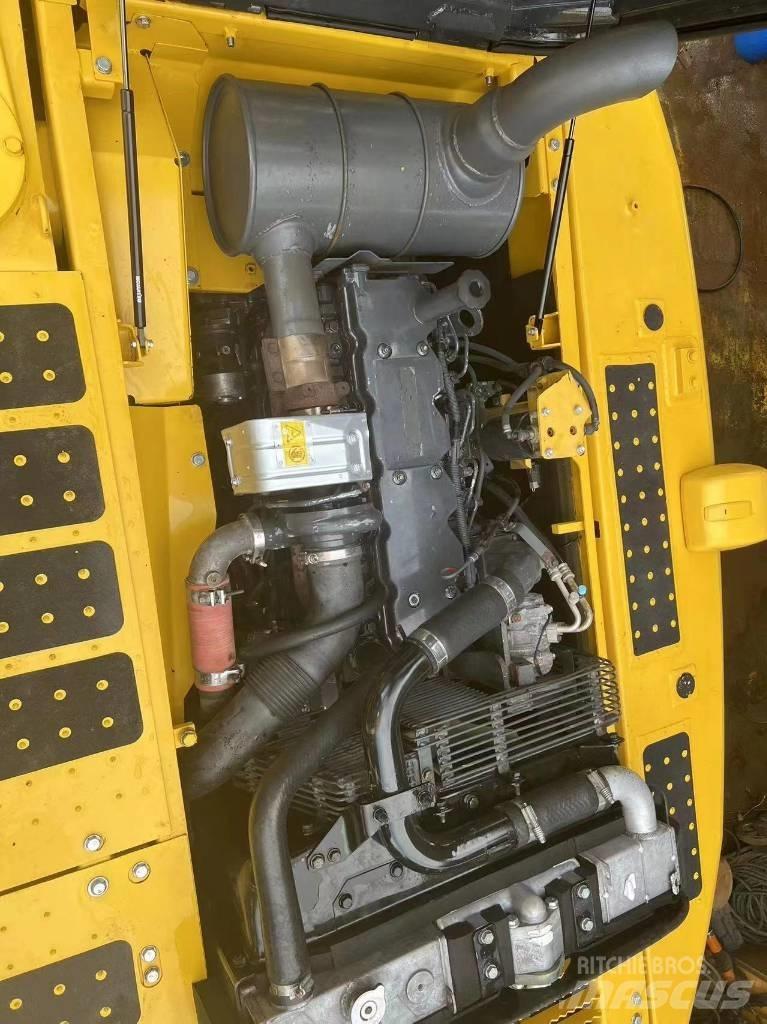 Komatsu PC 210 LC Gravemaskiner på larvebånd