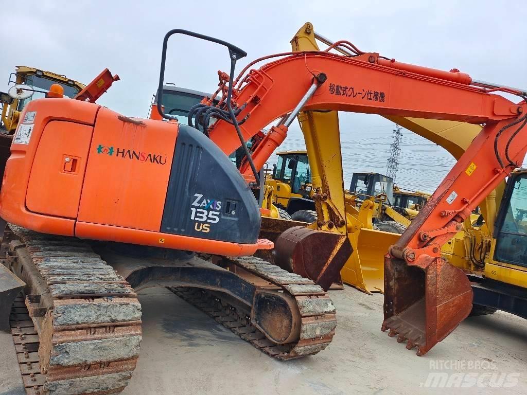 Hitachi ZX 135 US Gravemaskiner på larvebånd