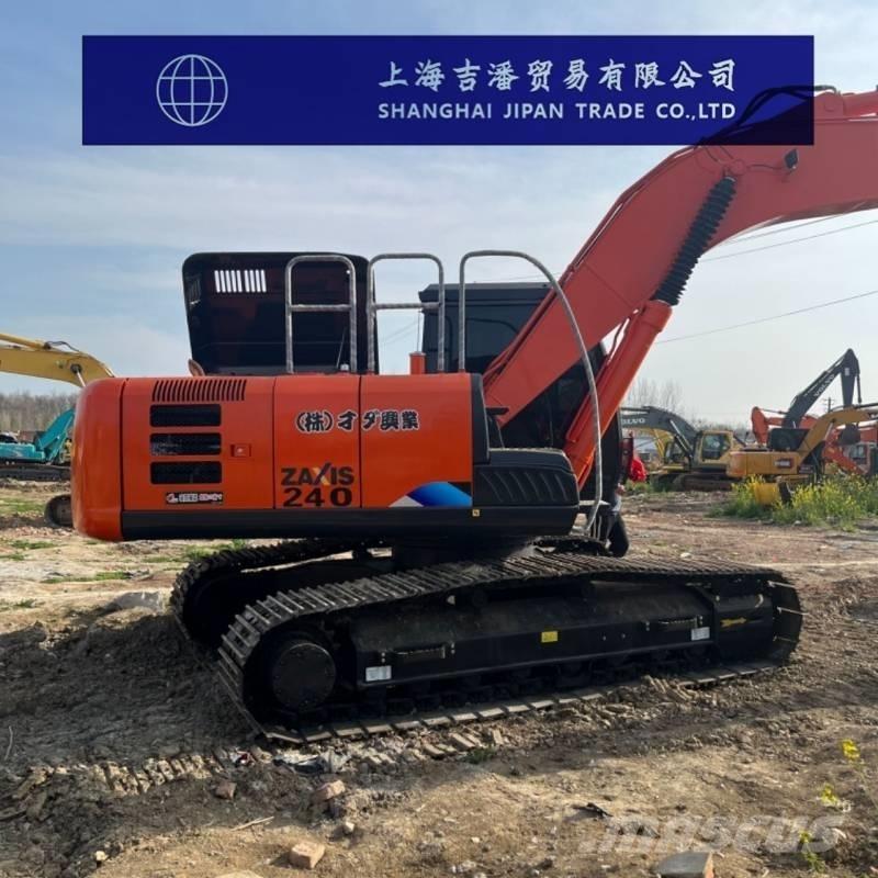 Hitachi ZX 240 Gravemaskiner på larvebånd