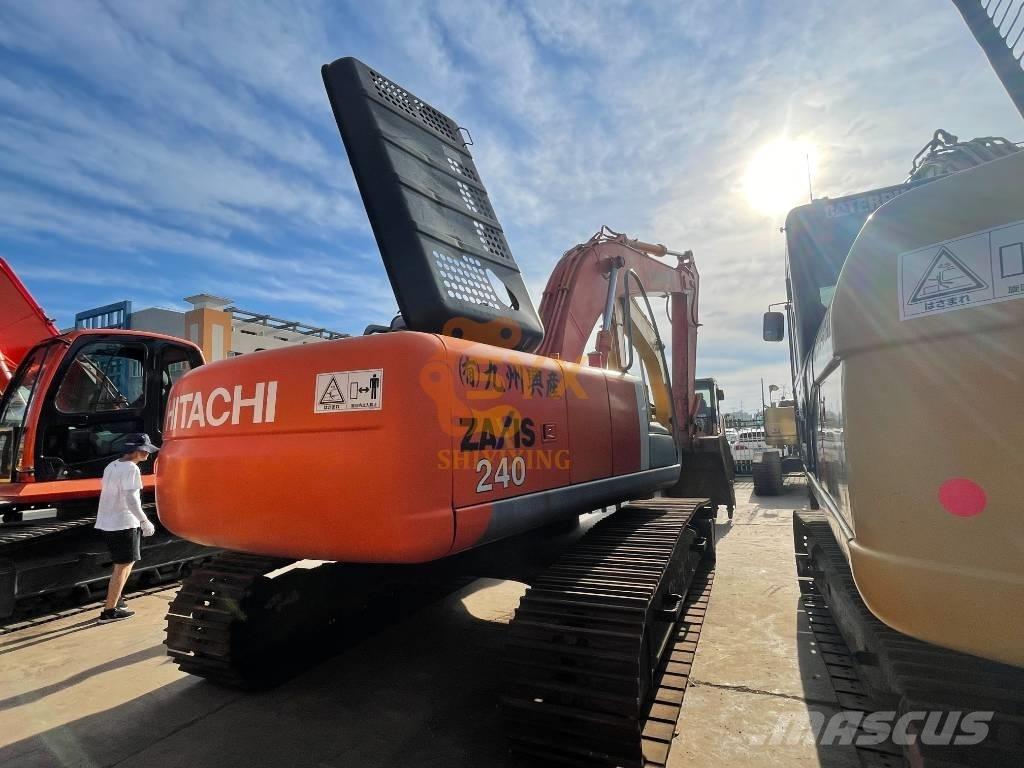Hitachi ZX 240 Gravemaskiner på larvebånd