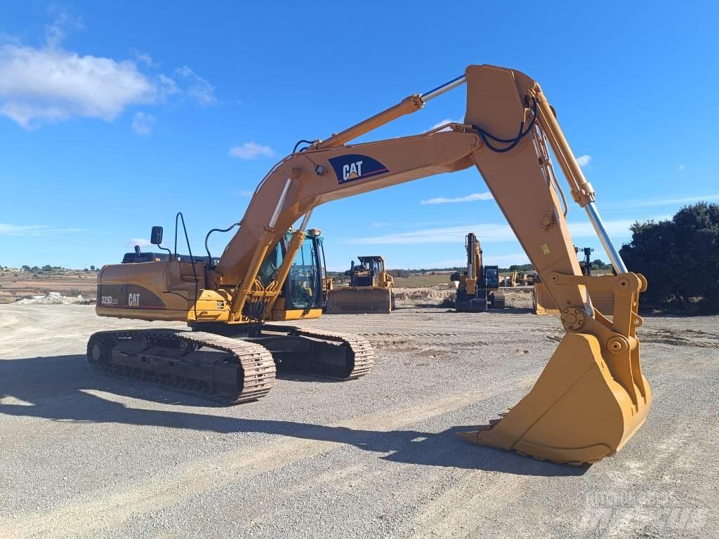 CAT 325 D Gravemaskiner på larvebånd