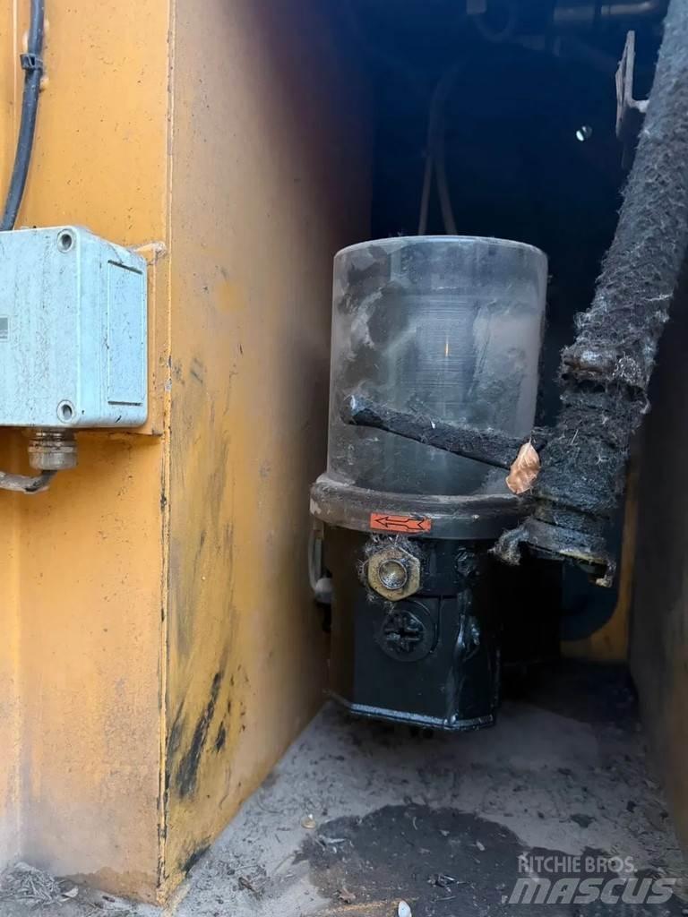 Liebherr A312 Gravemaskiner på hjul