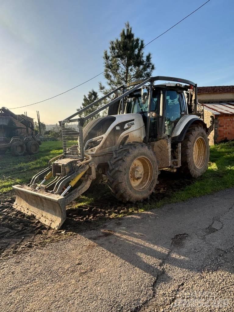Valtra T 174 Udkørselsmaskiner