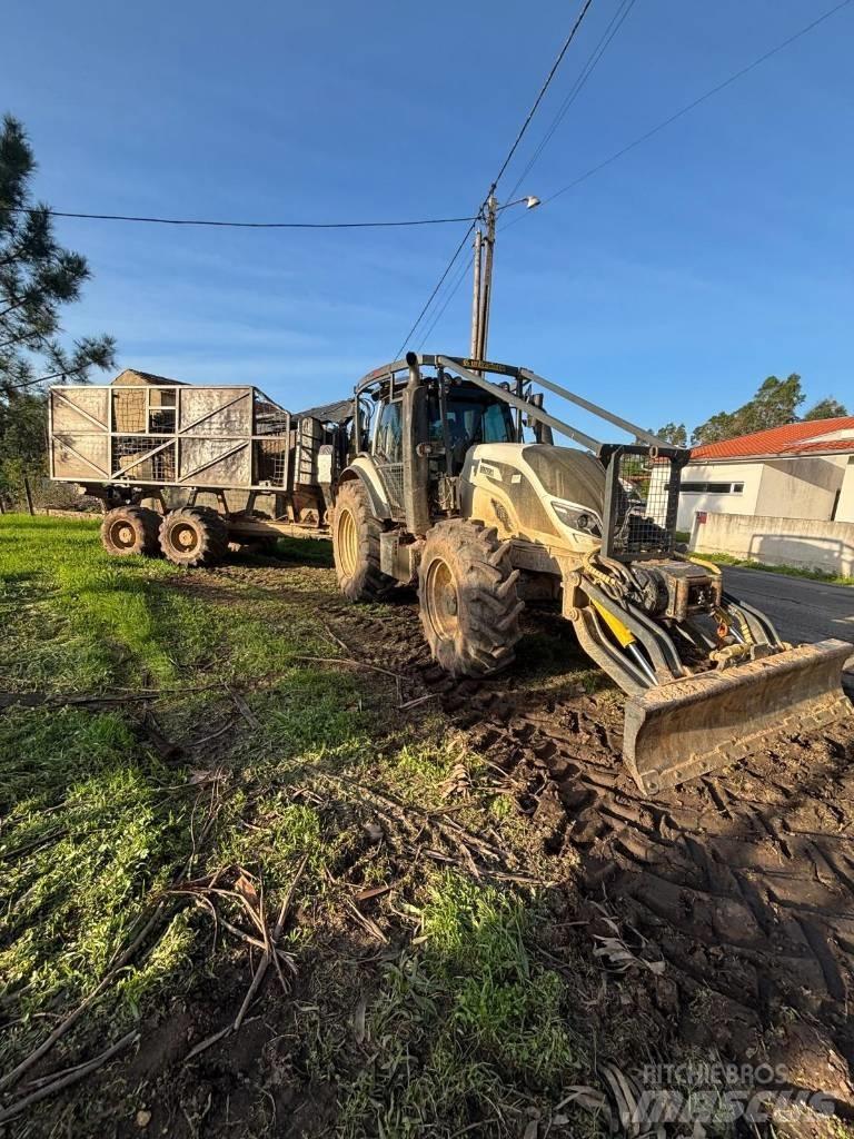 Valtra T 174 Udkørselsmaskiner