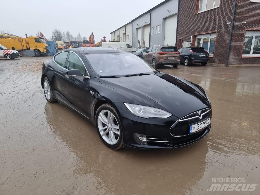 Tesla Model S P85 Biler