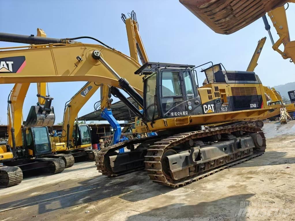 CAT 374 Gravemaskiner på larvebånd