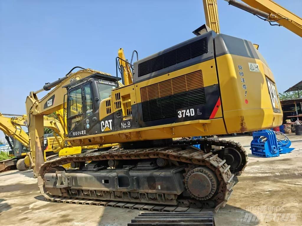 CAT 374 Gravemaskiner på larvebånd