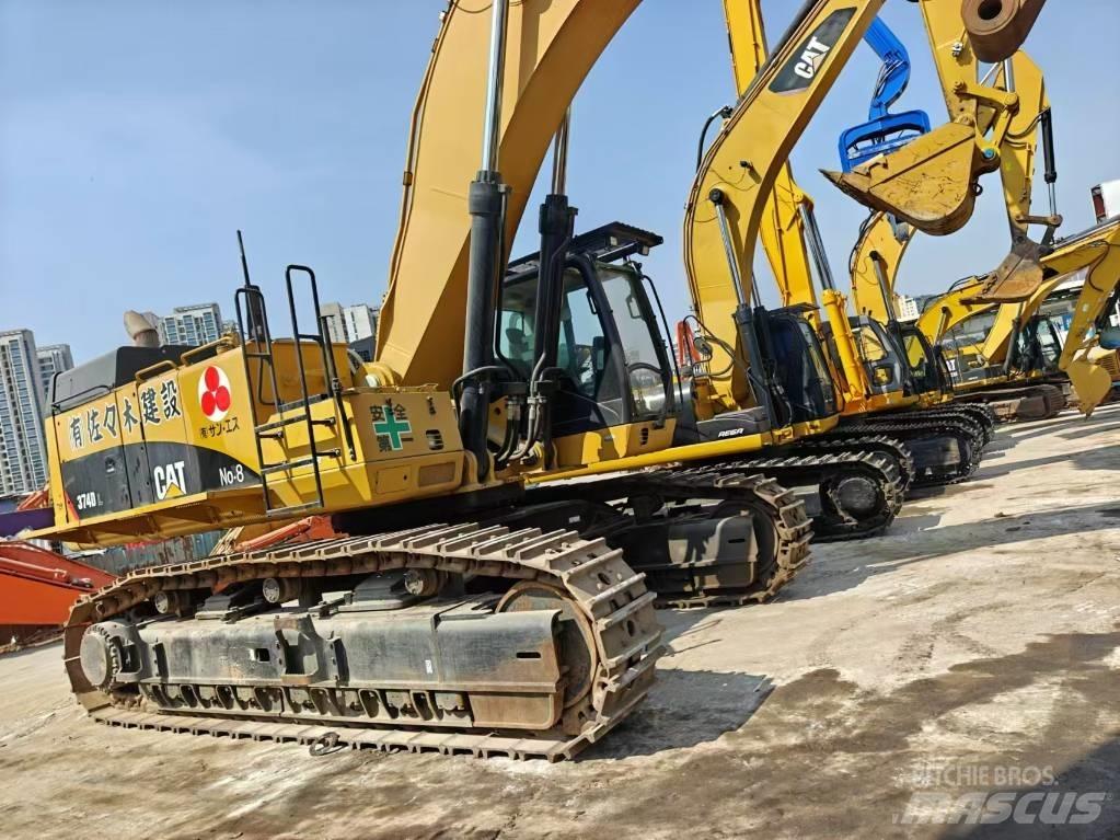 CAT 374 Gravemaskiner på larvebånd