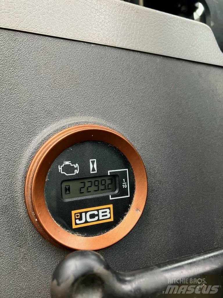 JCB 220X LC Gravemaskiner på larvebånd