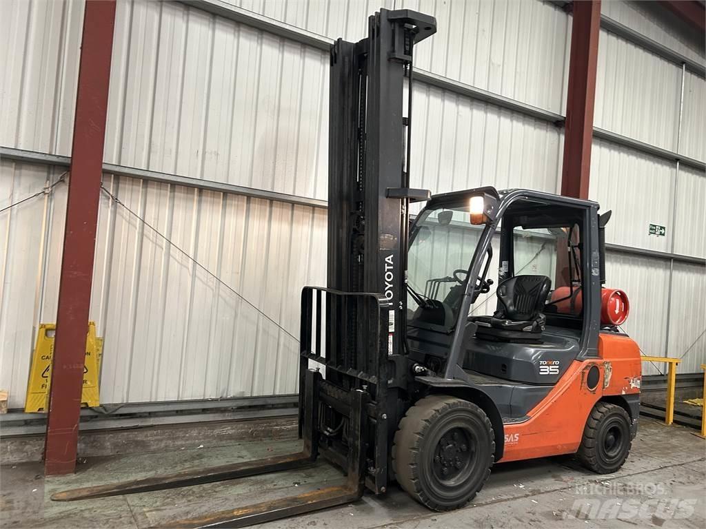 Toyota 02-8FGJF35 LPG gaffeltrucks