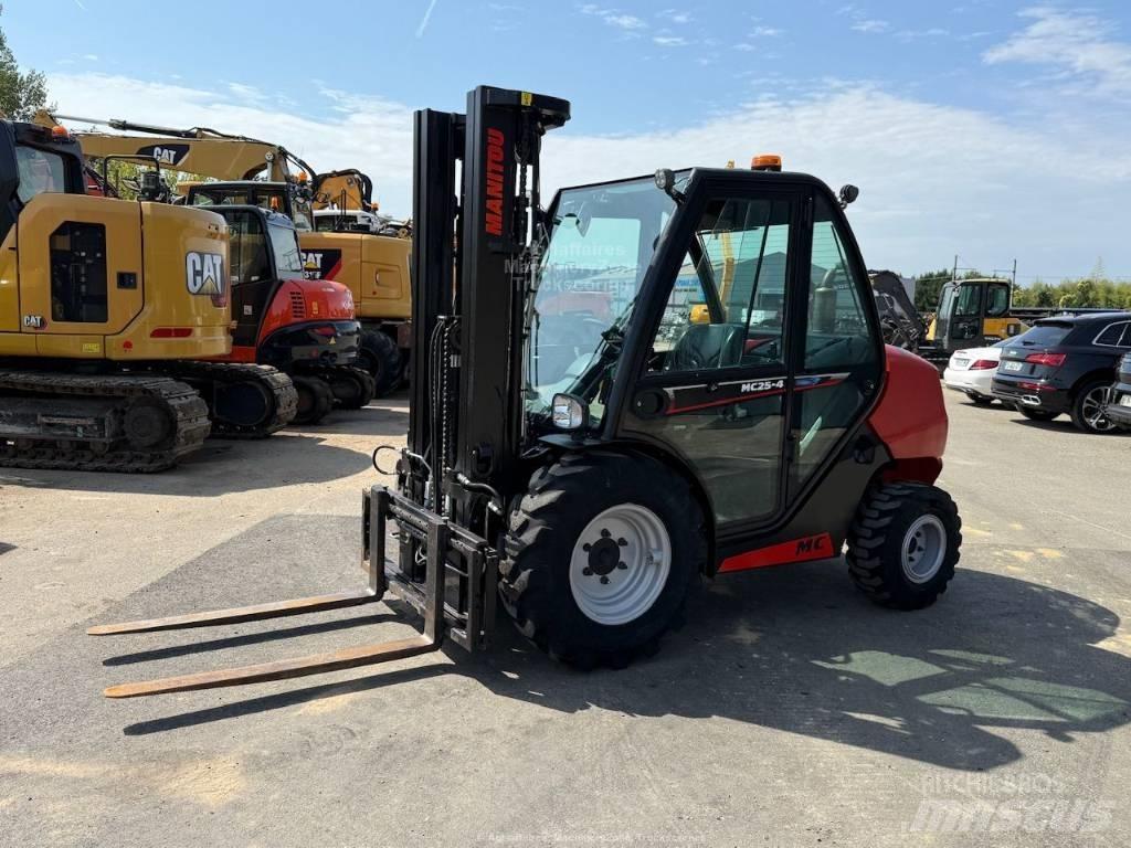 Manitou MC 25 Terrængående gaffeltruck