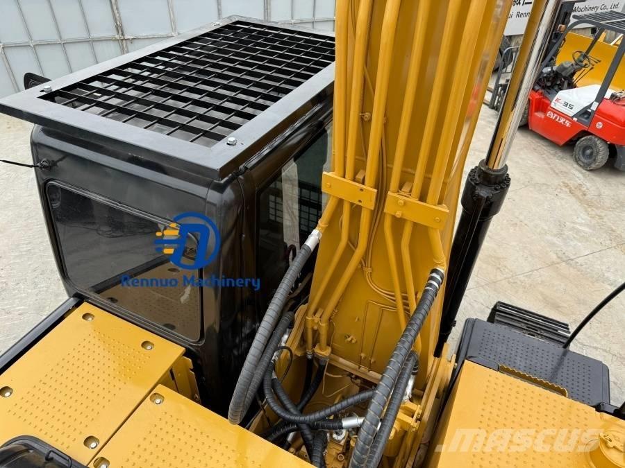 CAT 320D2L Gravemaskiner på larvebånd