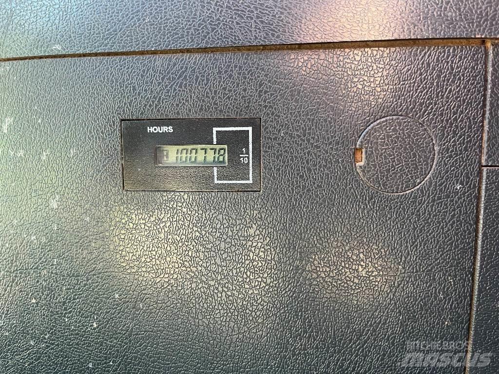 Hyundai HX 180 L Gravemaskiner på larvebånd