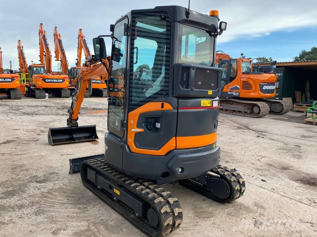 Develon DX 27 Z-7 Minigravemaskiner