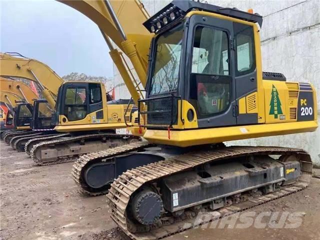 Komatsu PC 200 Gravemaskiner på larvebånd
