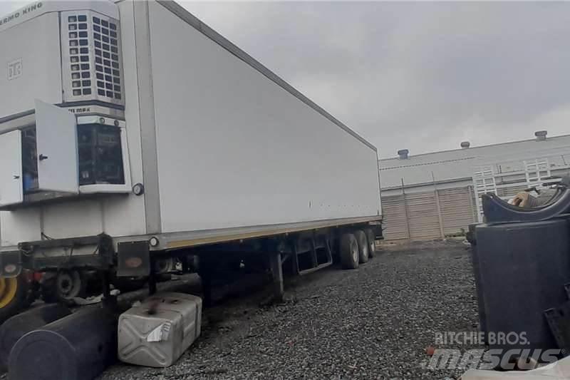  TRAILER 10002000 Andre lastbiler