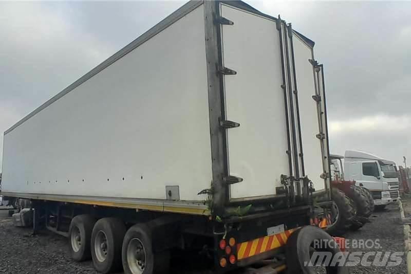  TRAILER 10002000 Andre lastbiler