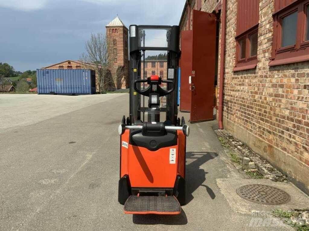 BT SPE 120 L Gaffelstabler med gående fører