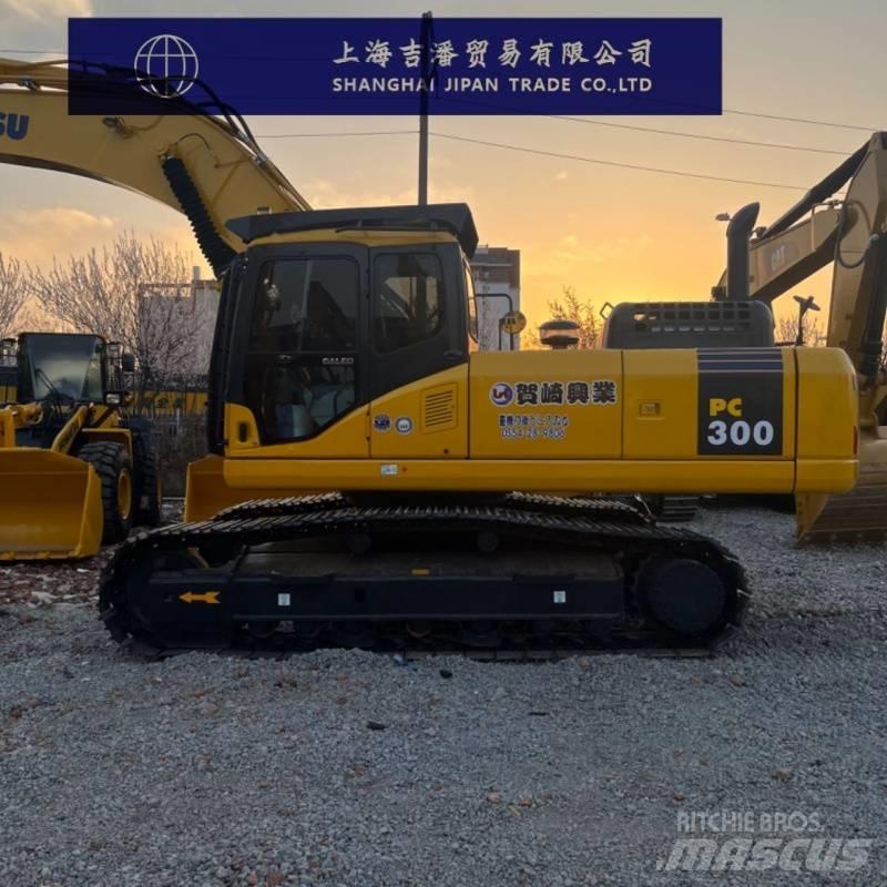 Komatsu PC 300 Gravemaskiner på larvebånd