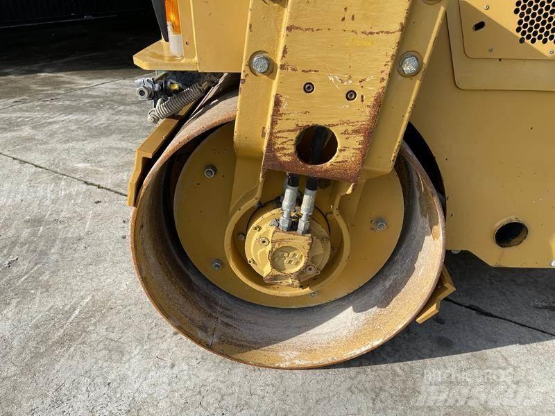 CAT CB 24 Tvilling tromle