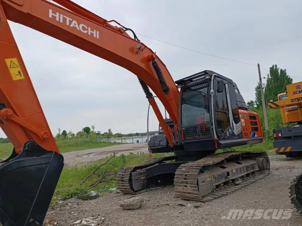 Hitachi ZX210 Gravemaskiner på larvebånd