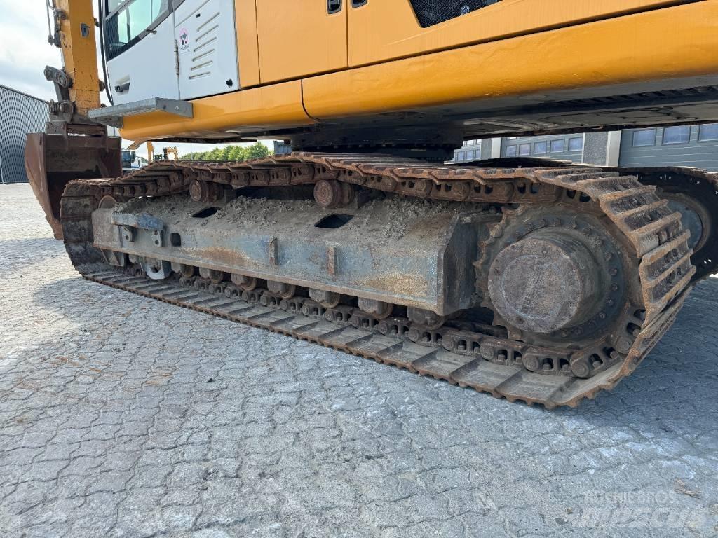 Liebherr R946 LC Gravemaskiner på larvebånd
