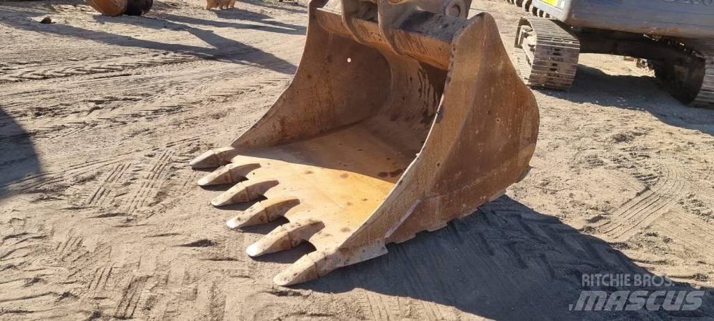 JCB JS 360 LC Gravemaskiner på larvebånd