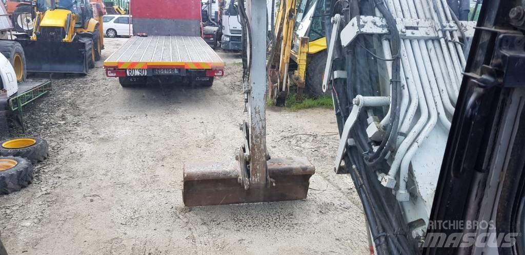 Takeuchi TB180 Andet læsse- og graveudstyr
