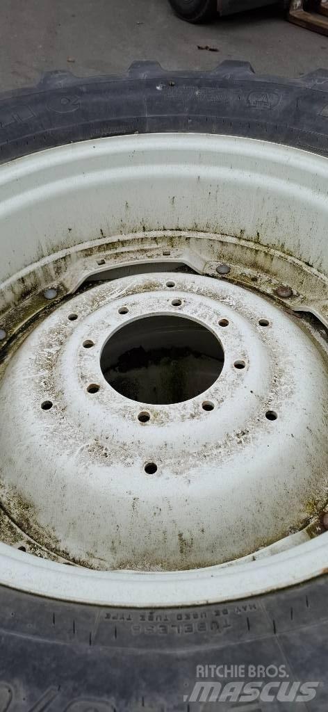 Firestone 540/65R_34 Hjul, Dæk og Fælge