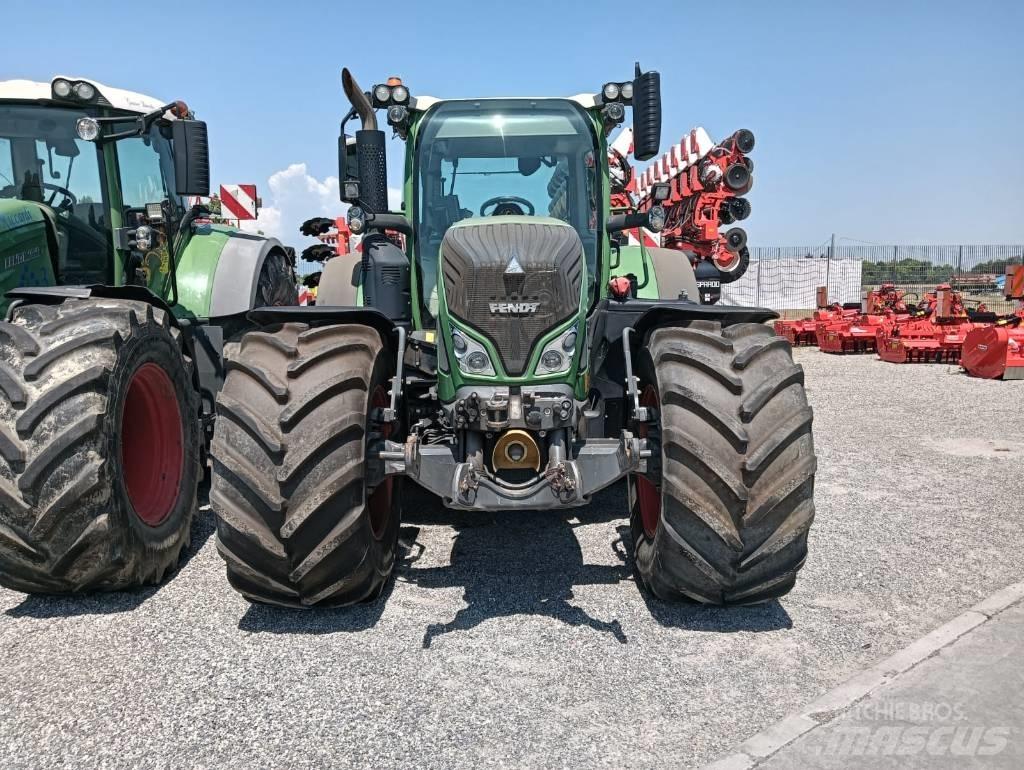 Fendt 718 Vario Traktorer
