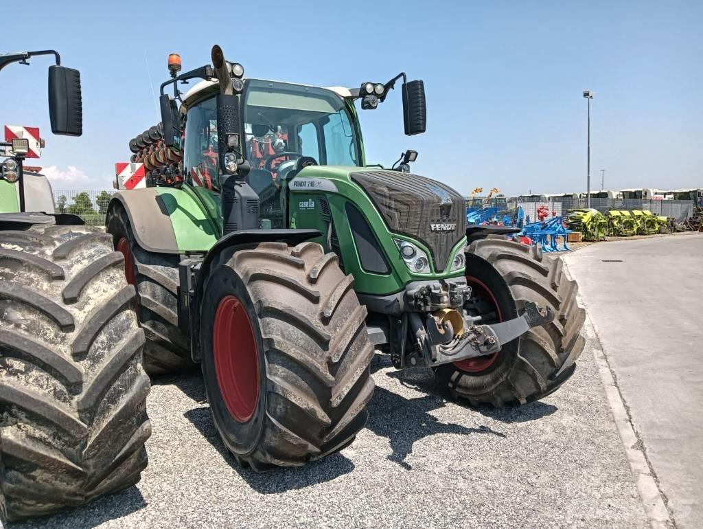 Fendt 718 Vario Traktorer