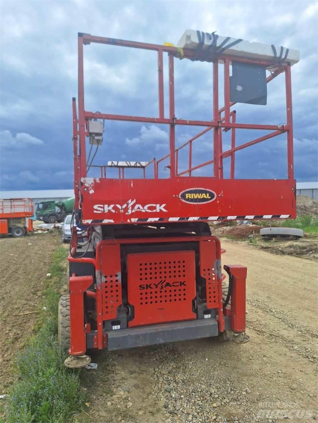 SkyJack 8841RT Saxlifte