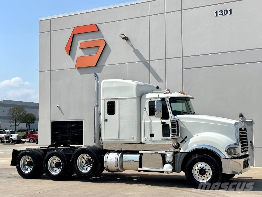 Mack Titan TD 713 Trækkere