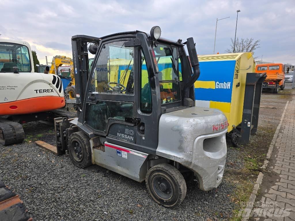 Nissan 30 YG1D2A30Q Diesel gaffeltrucks