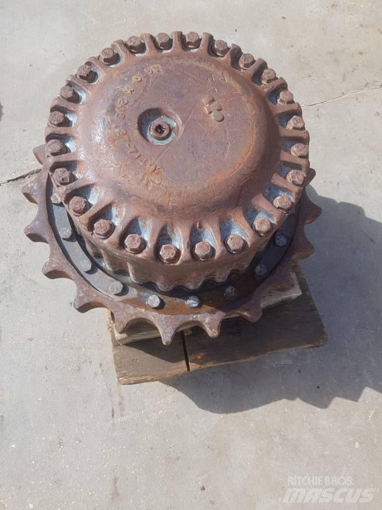 Komatsu PC210-3 Bånd, kæder og understel