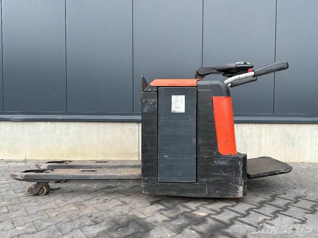 BT LPE240/M Gaffelstabler med gående fører