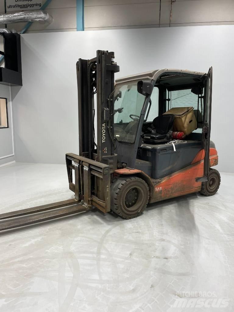 Toyota 8FBMT50 El gaffeltrucks