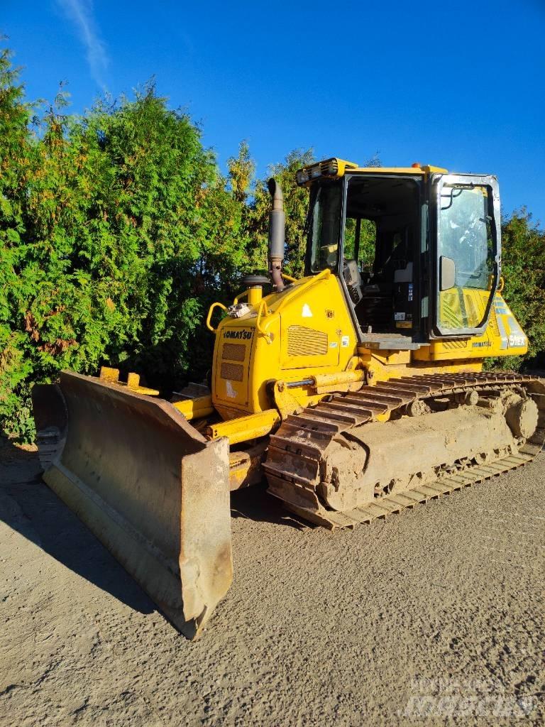 Komatsu D 51 Bulldozer på larvebånd