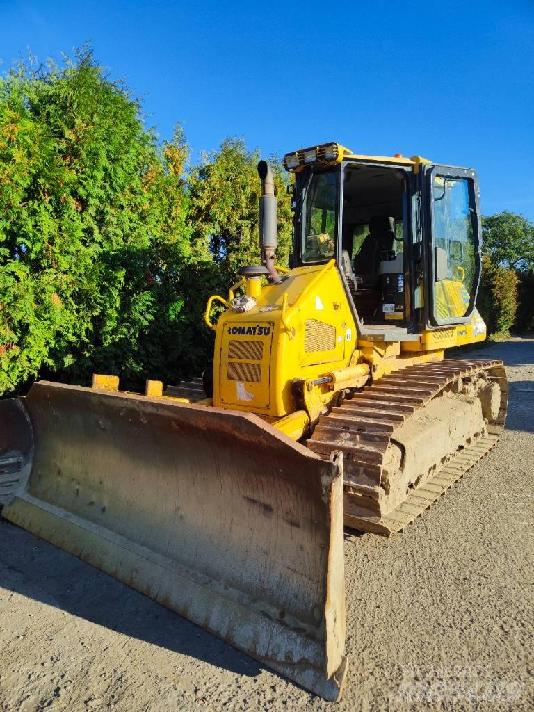 Komatsu D 51 Bulldozer på larvebånd