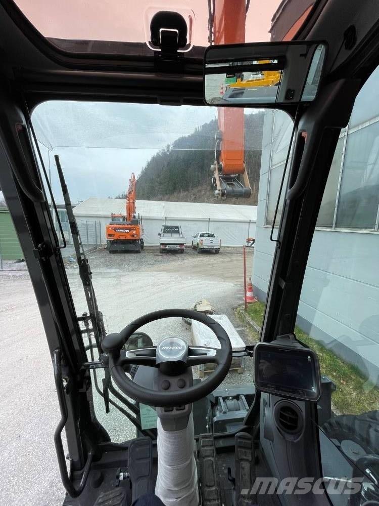 Develon DX 210 W-7 Gravemaskiner til skovbrug