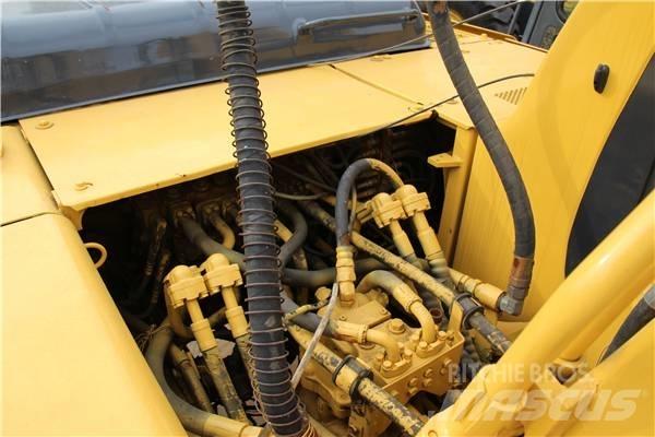 Komatsu PC 200-6 Gravemaskiner på larvebånd