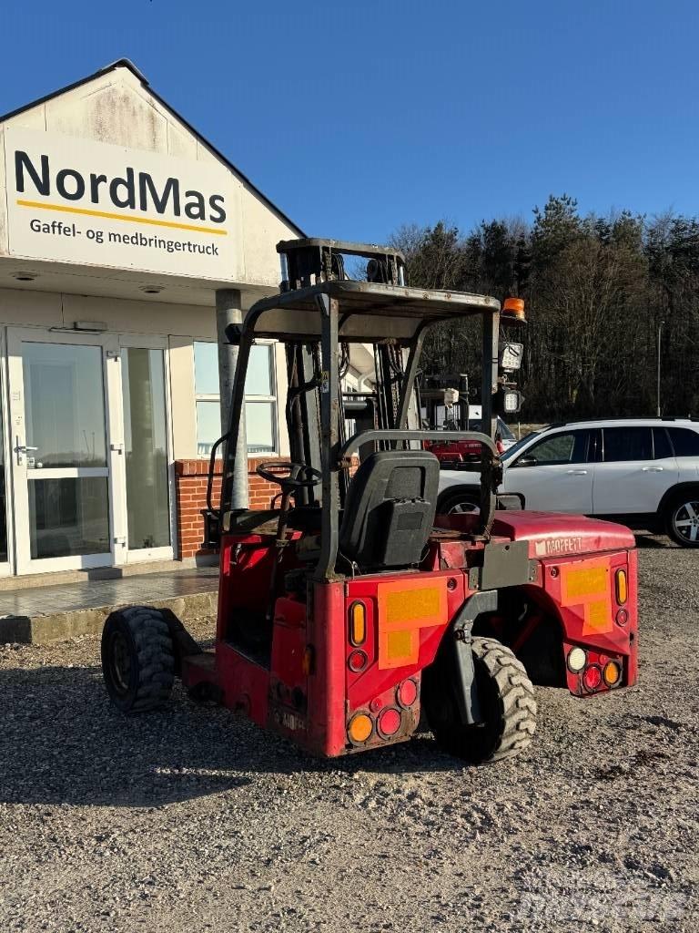 Moffett M4 25.3 Diesel gaffeltrucks