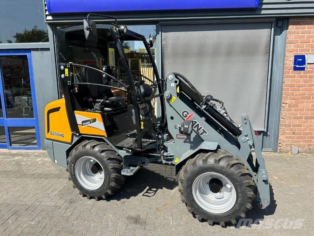 GiANT G 2500 HD Læssere