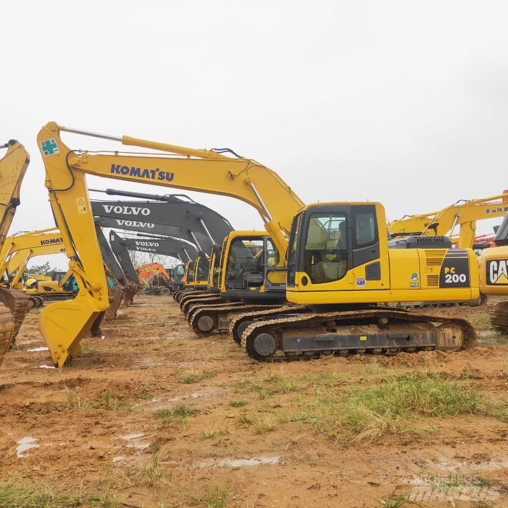 Komatsu PC200-8 Gravemaskiner på larvebånd