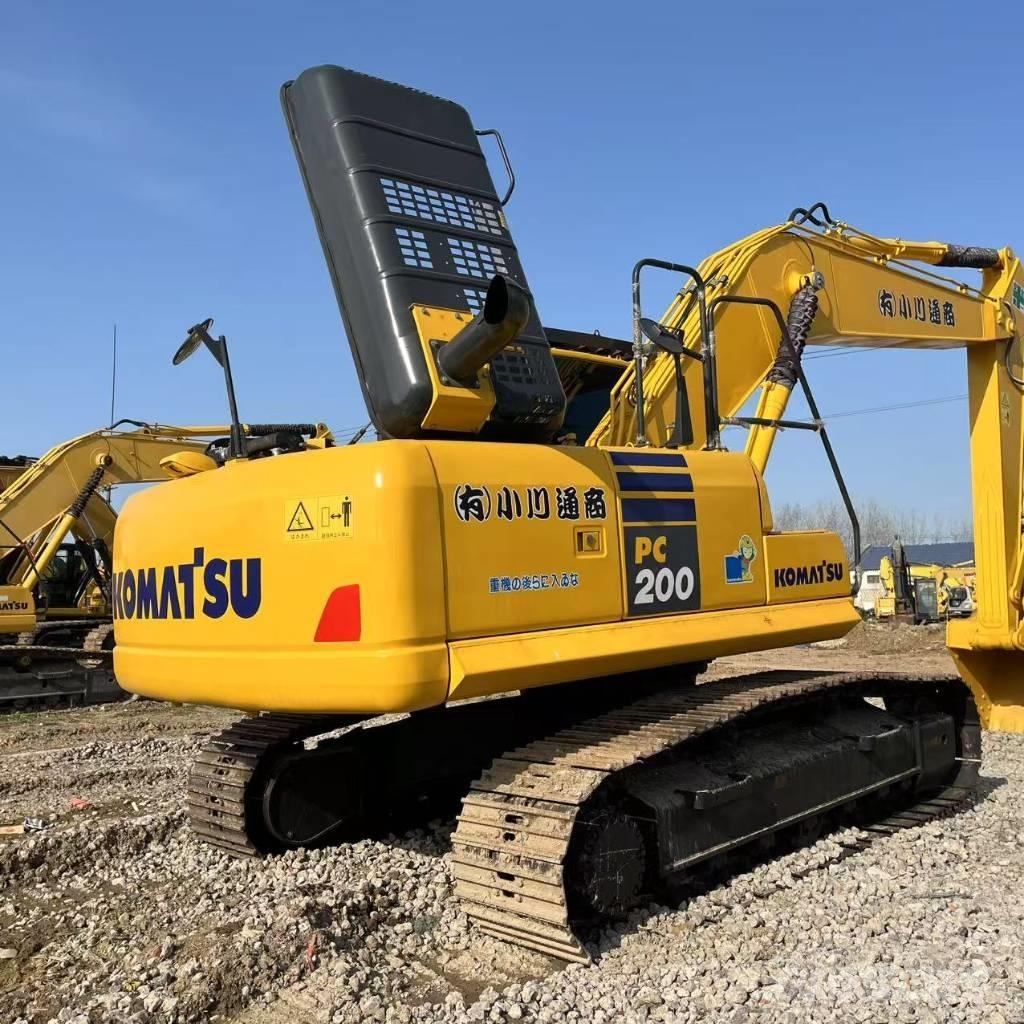 Komatsu PC 200 Gravemaskiner på larvebånd