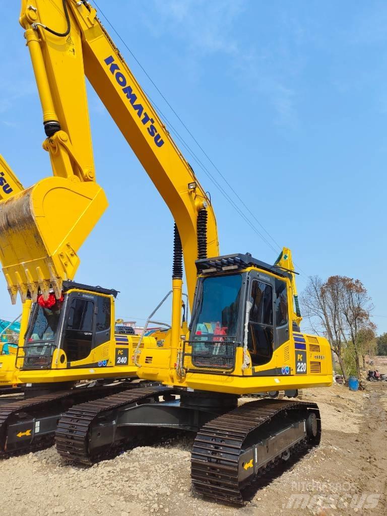 Komatsu PC 220 Gravemaskiner på larvebånd